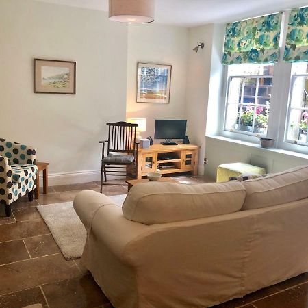Lauras Townhouse Apartments Garrard'S Retreat Bath Exteriör bild