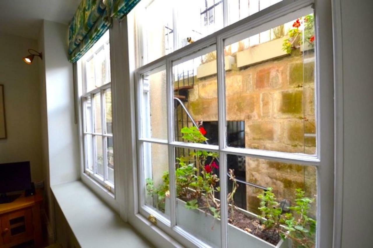 Lauras Townhouse Apartments Garrard'S Retreat Bath Exteriör bild