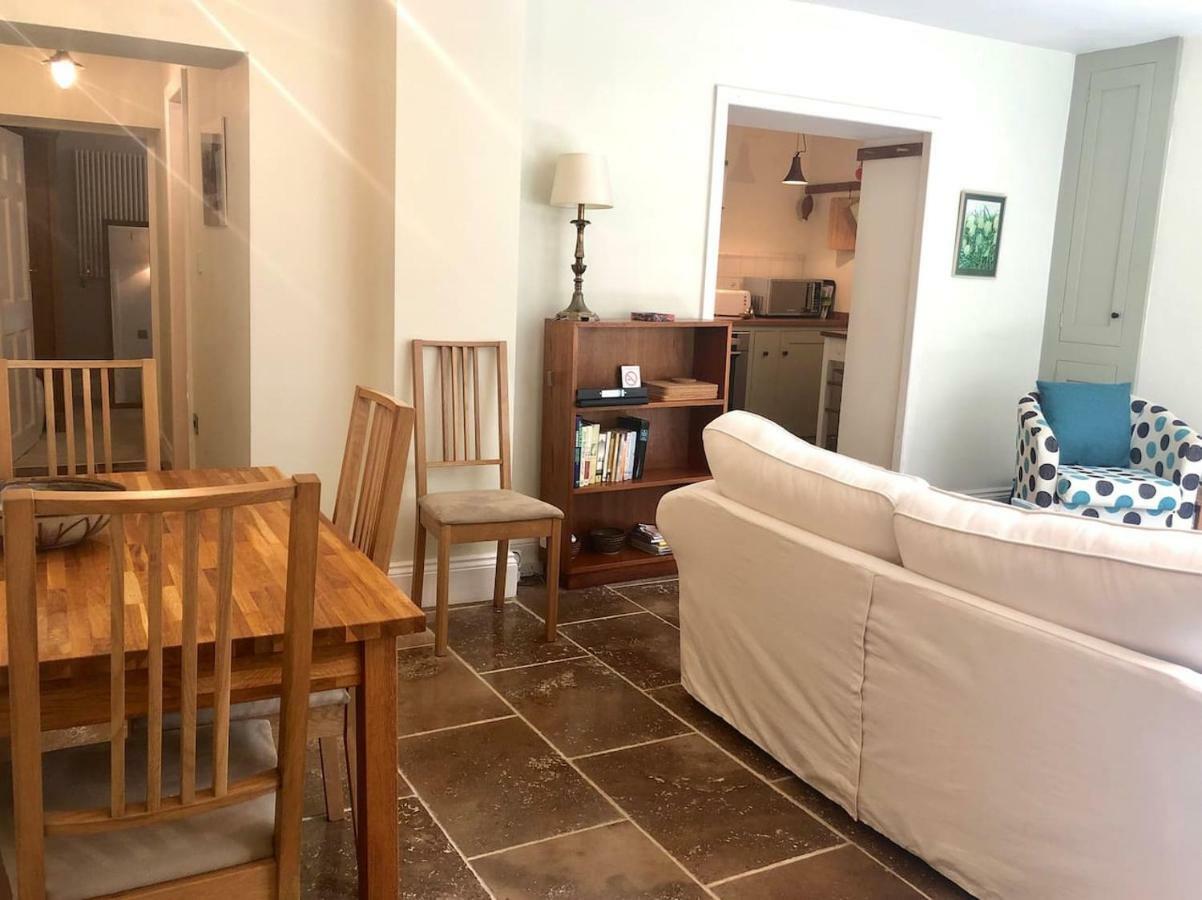 Lauras Townhouse Apartments Garrard'S Retreat Bath Exteriör bild