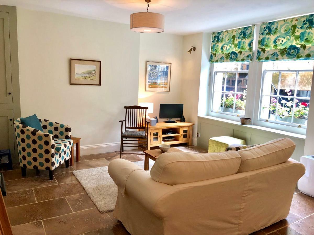 Lauras Townhouse Apartments Garrard'S Retreat Bath Exteriör bild
