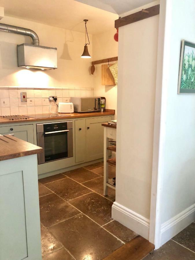 Lauras Townhouse Apartments Garrard'S Retreat Bath Exteriör bild