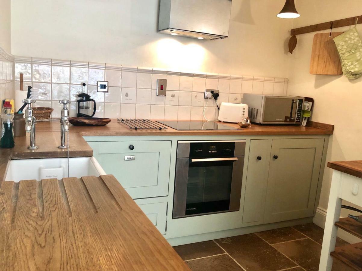Lauras Townhouse Apartments Garrard'S Retreat Bath Exteriör bild